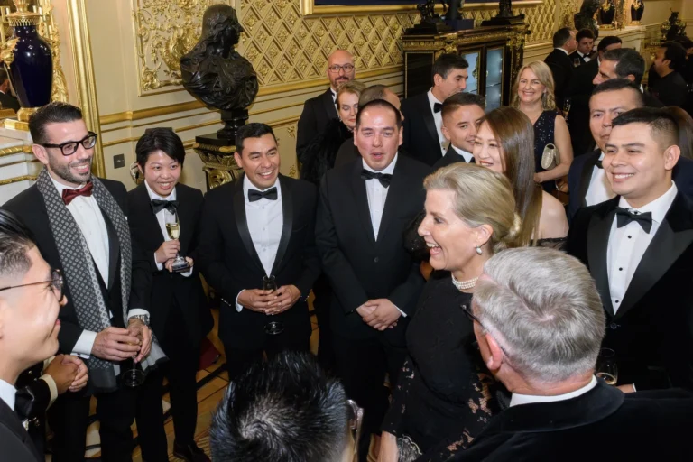Duchess-of-Edinburgh-in-Royal-Dinner-at-Winsor-Castle-768x512